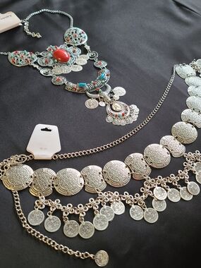 Vintage Set Necklace With Belt